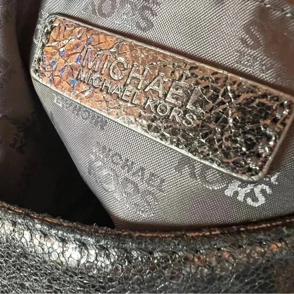 Michael Michael Kors Women’s Jet Set Metallic Silver Tote Purse Bag - Picture 9 of 16